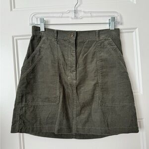 NWT Max Studio Olive Corduroy Mini Skirt Size
Small A-Line Utility Pockets